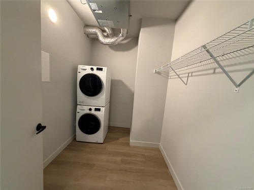 #301-2461 Gateway Rd, Langford, BC - Indoor Photo Showing Laundry Room