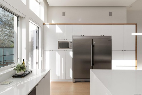 2318 Shakespeare St, Victoria, BC 