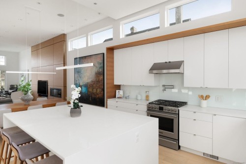 2318 Shakespeare St, Victoria, BC 