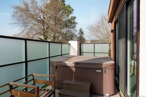 2318 Shakespeare St, Victoria, BC 