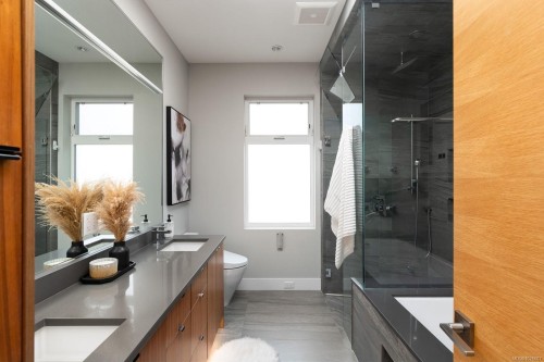 2318 Shakespeare St, Victoria, BC 