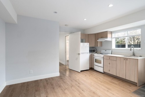 2318 Shakespeare St, Victoria, BC 