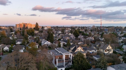 2318 Shakespeare St, Victoria, BC 