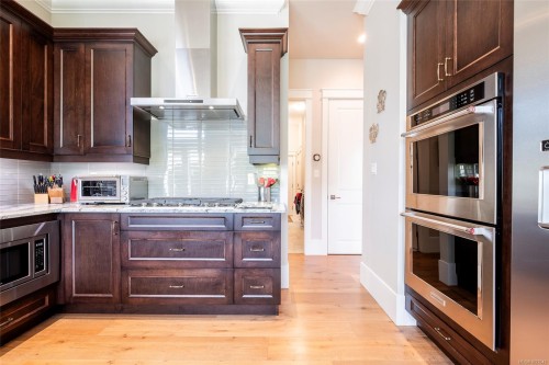 856 Bluffs Dr, Qualicum Beach, BC 