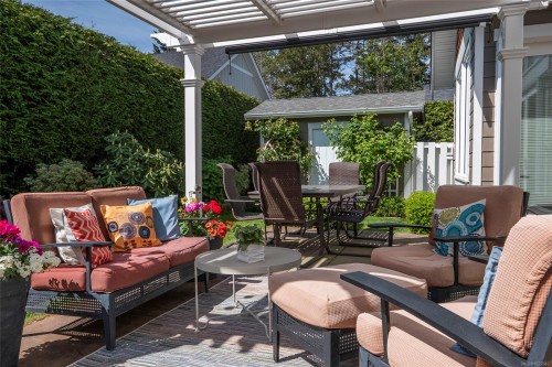 856 Bluffs Dr, Qualicum Beach, BC 