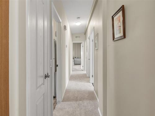 797 Eckhardt Avenue, Penticton, BC - Indoor Photo Showing Other Room