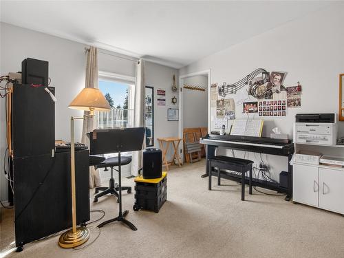 797 Eckhardt Avenue, Penticton, BC - Indoor