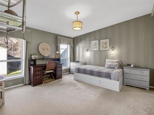 797 Eckhardt Avenue, Penticton, BC - Indoor Photo Showing Bedroom