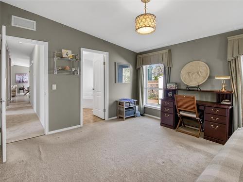 797 Eckhardt Avenue, Penticton, BC - Indoor