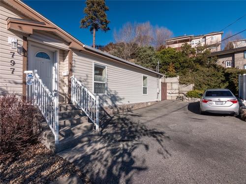 797 Eckhardt Avenue, Penticton, BC - Outdoor