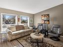 797 Eckhardt Avenue, Penticton, BC  - Indoor Photo Showing Living Room 