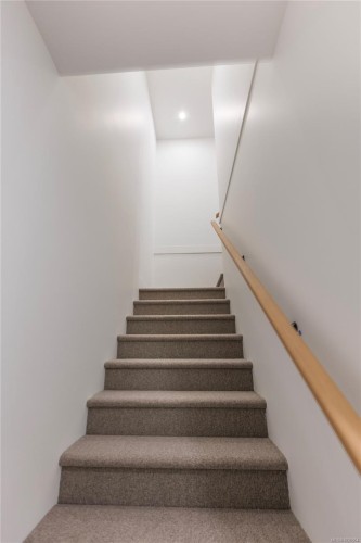 2-990 Mcbriar Ave, Saanich, BC 