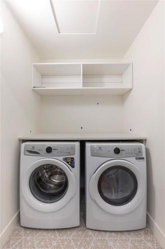 2-990 Mcbriar Ave, Saanich, BC 