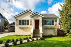 3070 Balfour Ave  Victoria, BC V9A 1R8