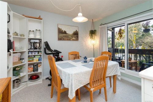 204-10160 Third St, Sidney, BC - Indoor Photo Showing Dining Room