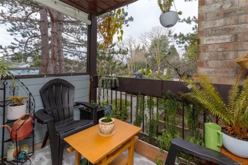 204-10160 Third St, Sidney, BC - Outdoor With Exterior