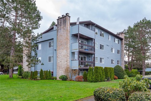 204-10160 Third St, Sidney, BC - Outdoor With Balcony With Facade