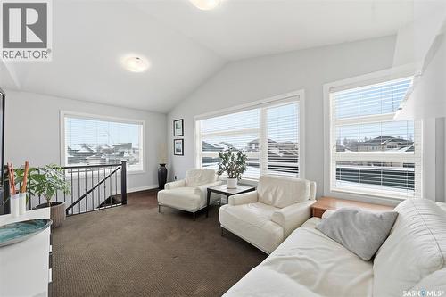 707 Sauer Crescent, Saskatoon, SK - Indoor Photo Showing Living Room