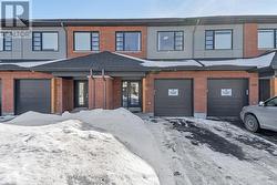 677 HONEYDEW STREET  Ottawa, ON K1X 0K5