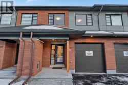677 HONEYDEW STREET Ottawa, ON K1X 0K5