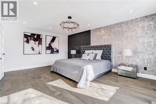 1320 Monmouth Drive, Burlington, ON - Indoor Photo Showing Bedroom