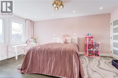 1320 Monmouth Drive, Burlington, ON - Indoor Photo Showing Bedroom
