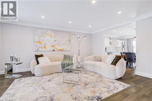 1320 Monmouth Drive, Burlington, ON - Indoor Photo Showing Living Room