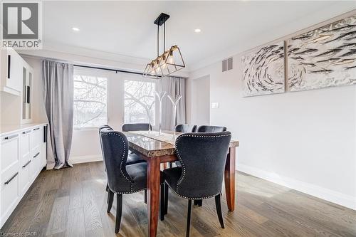1320 Monmouth Drive, Burlington, ON - Indoor Photo Showing Dining Room