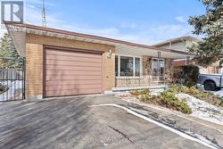 94 VICTOR BOULEVARD  Hamilton (Greeningdon), ON L9A 2V4