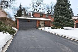 1048 VEROLI COURT  Mississauga, ON L5H 4B9