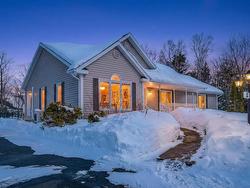 53 Erinmore Drive  Sydney, NS B1M 1A7