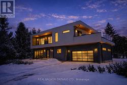 5010 BARBER STREET  Pickering, ON L1Y 1B4