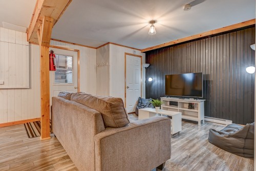 Salle familiale - 1160 Ch. Francisco, Rivière-Rouge, QC - Indoor Photo Showing Other Room