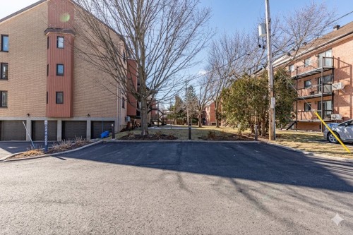 Stationnement - 1-3095 Rue Arthur-Houle, Longueuil (Saint-Hubert), QC - Outdoor