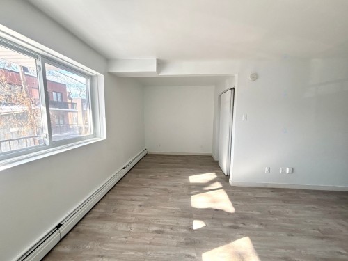 Chambre à coucher - 207-630 Av. Ste-Croix, Montréal (Saint-Laurent), QC - Indoor Photo Showing Other Room