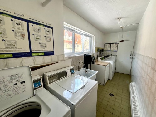 Salle de lavage - 311-950 Av. Ste-Croix, Montréal (Saint-Laurent), QC - Indoor Photo Showing Laundry Room