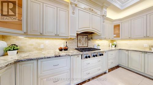 112 Centre Avenue, Toronto, ON - Indoor Photo Showing Kitchen With Upgraded Kitchen