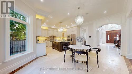 112 Centre Avenue, Toronto, ON - Indoor