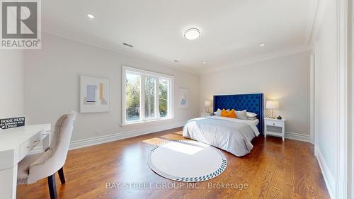 112 Centre Avenue, Toronto, ON - Indoor Photo Showing Bedroom