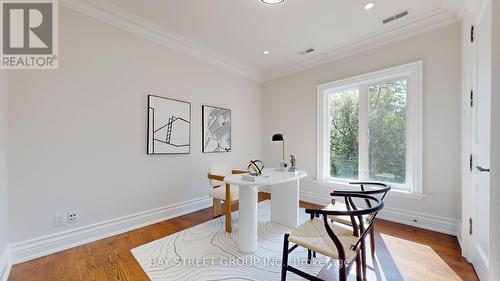 112 Centre Avenue, Toronto, ON - Indoor