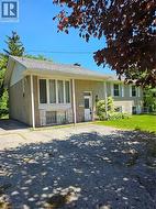 409 TENNYSON Drive Oakville, ON L6L 3Z2