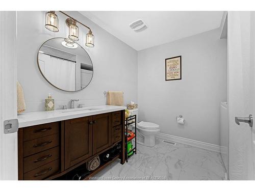 747 Windsor, Windsor, ON 