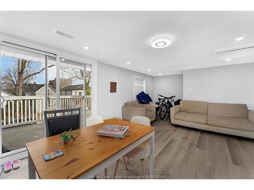 747 Windsor, Windsor, ON 