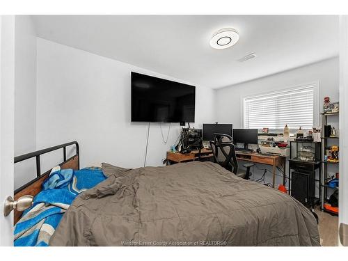 747 Windsor, Windsor, ON 