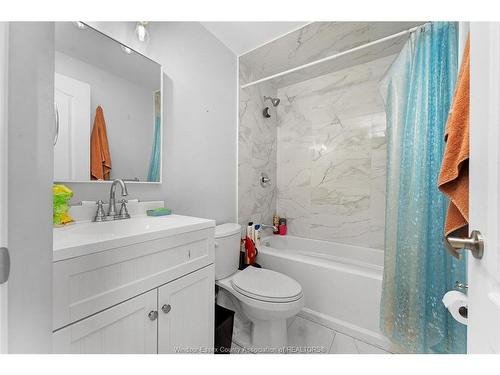 747 Windsor, Windsor, ON 