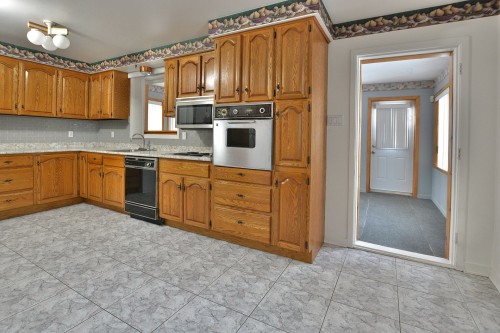 Cuisine - 138 Crois. Fairlawn, Beaconsfield, QC - Indoor Photo Showing Kitchen