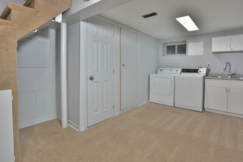 Salle de lavage - 138 Crois. Fairlawn, Beaconsfield, QC - Indoor Photo Showing Laundry Room