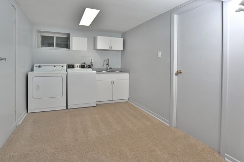 Salle de lavage - 138 Crois. Fairlawn, Beaconsfield, QC - Indoor Photo Showing Laundry Room