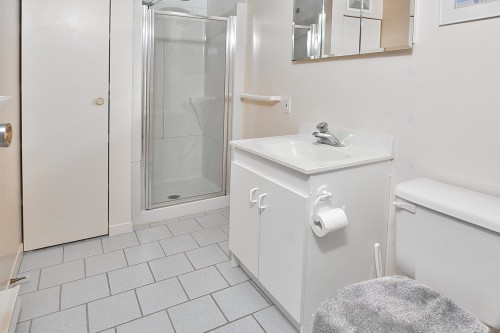 Salle de bains - 138 Crois. Fairlawn, Beaconsfield, QC - Indoor Photo Showing Bathroom