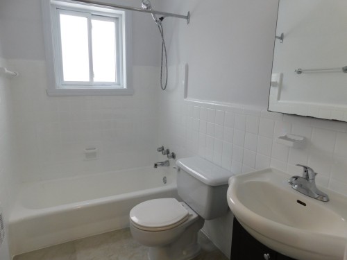 Bathroom - 8447 Av. De L'Épée, Montréal (Villeray/Saint-Michel/Parc-Extension), QC - Indoor Photo Showing Bathroom